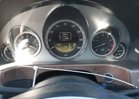 2012 Mercedes-Benz E 350 z USA, uszkodzony, nr VIN WDDHF5KB3CA544588